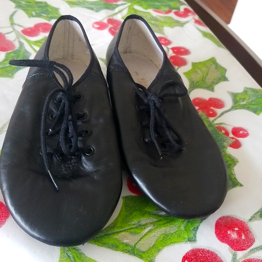 Spotlight dance shoes